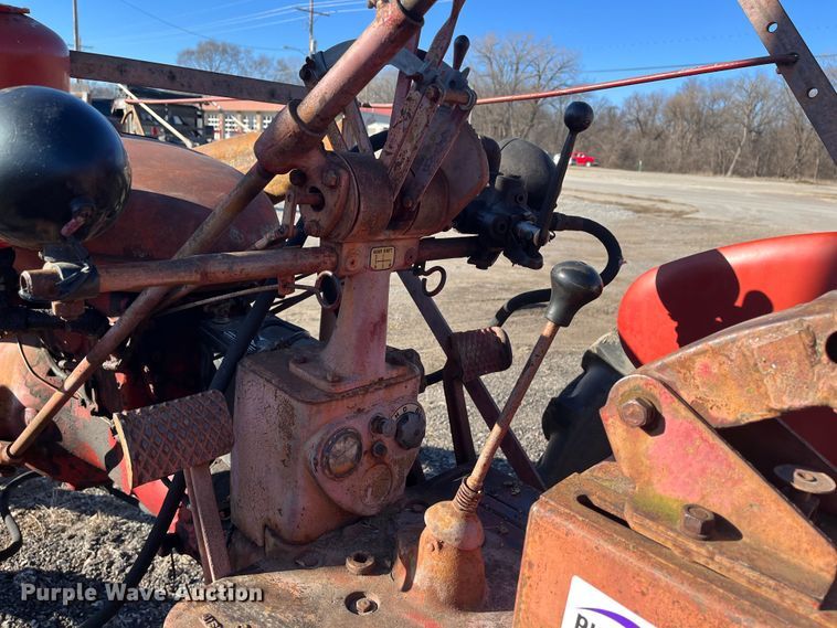 image for item DR7459 1948 IH Farmall C  tractor