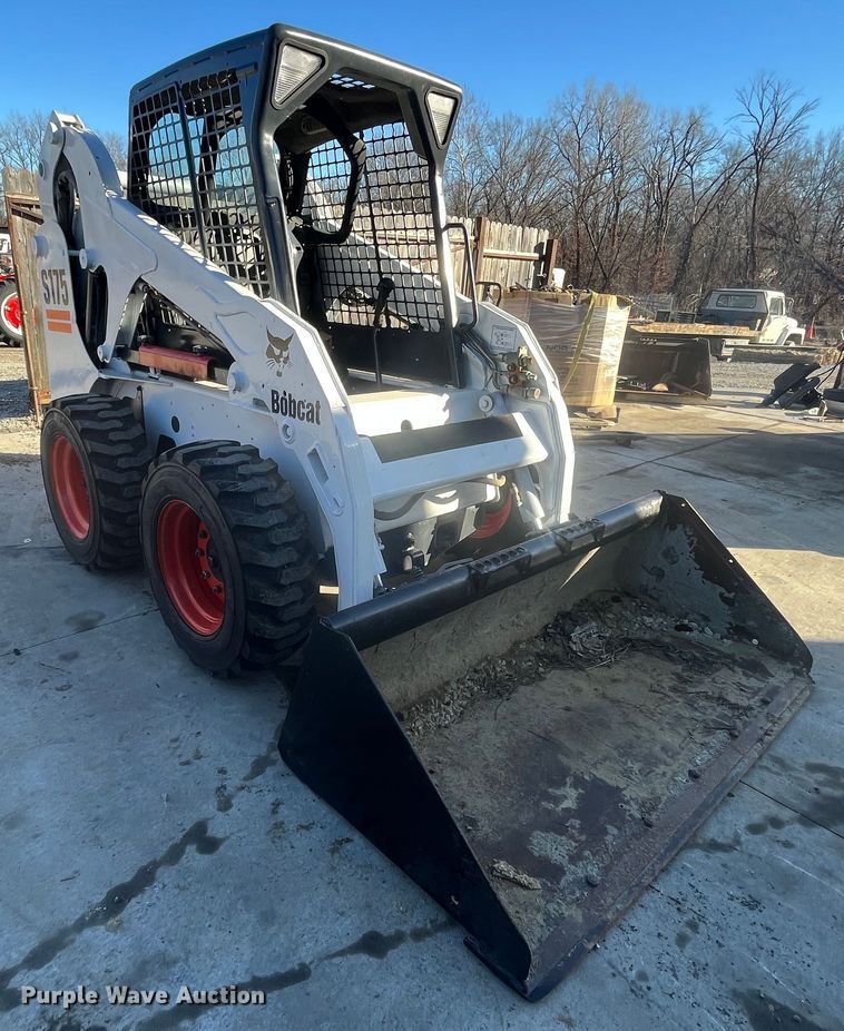 image for item DR7460 2004 Bobcat S175  skid steer loader