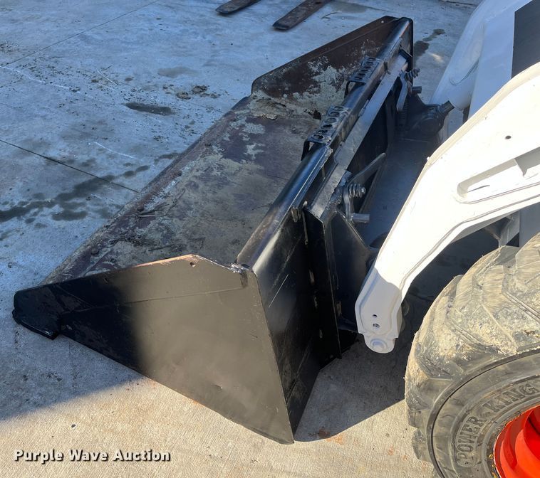 image for item DR7460 2004 Bobcat S175  skid steer loader