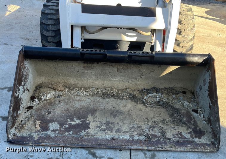 image for item DR7460 2004 Bobcat S175  skid steer loader