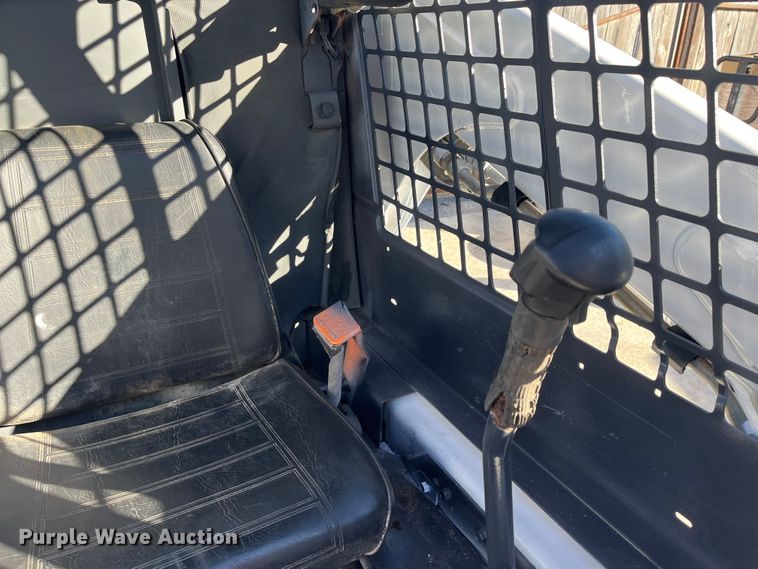 image for item DR7460 2004 Bobcat S175  skid steer loader