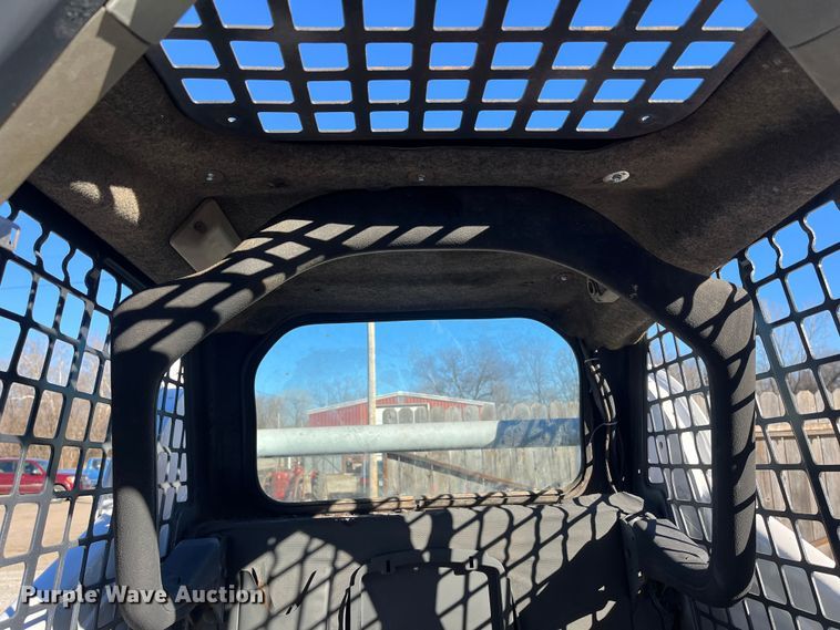 image for item DR7460 2004 Bobcat S175  skid steer loader