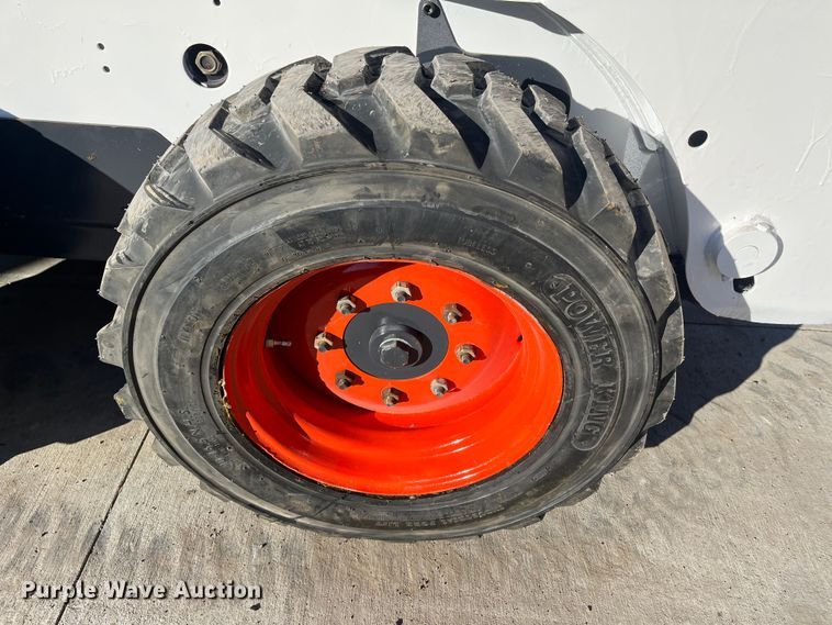 image for item DR7460 2004 Bobcat S175  skid steer loader