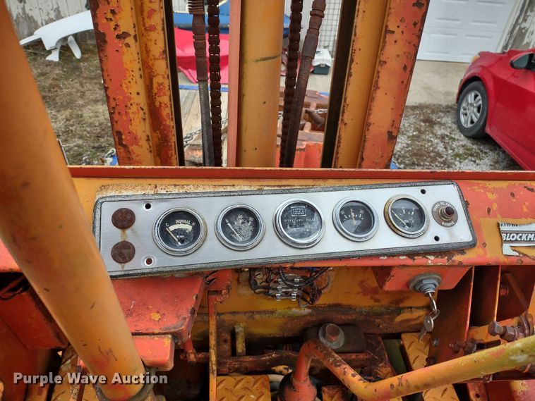 image for item DR8139 Yale G83P-050-SWS-086  forklift