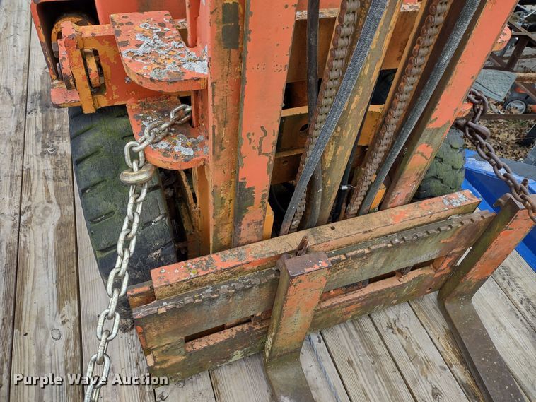 image for item DR8139 Yale G83P-050-SWS-086  forklift