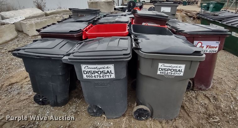 image for item DR8141 (25) Cascade Cart Solutions trash cans