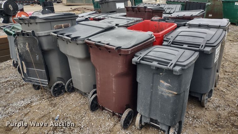 image for item DR8141 (25) Cascade Cart Solutions trash cans