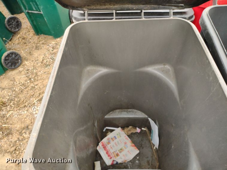 image for item DR8141 (25) Cascade Cart Solutions trash cans