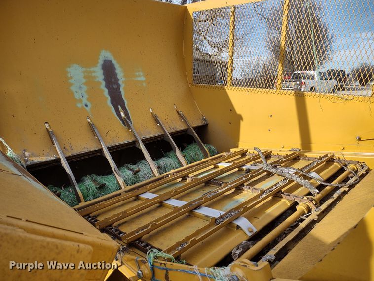 image for item DR8156 HayBuster 2660  bale processor