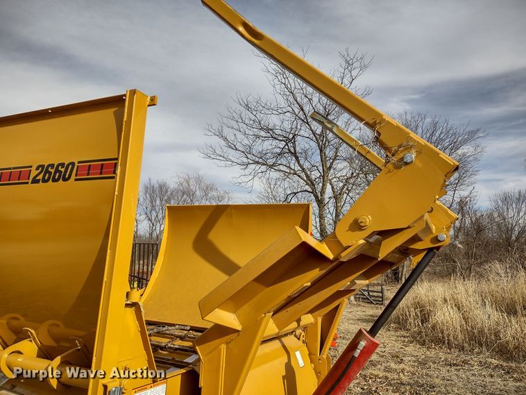 image for item DR8156 HayBuster 2660  bale processor