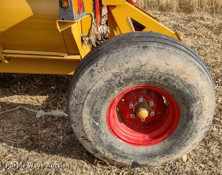 image for item DR8156 HayBuster 2660  bale processor