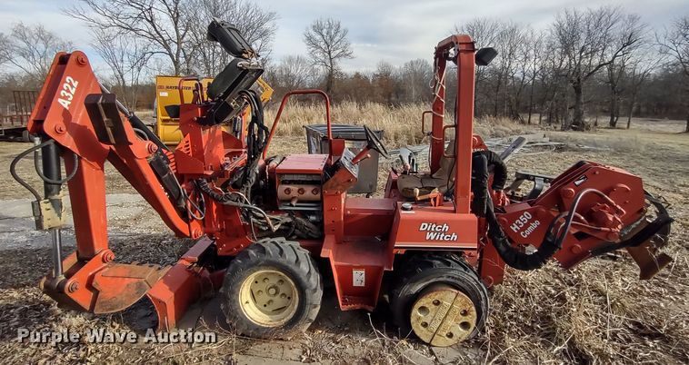 image for item DR8157 2001 Ditch Witch 3700  trencher
