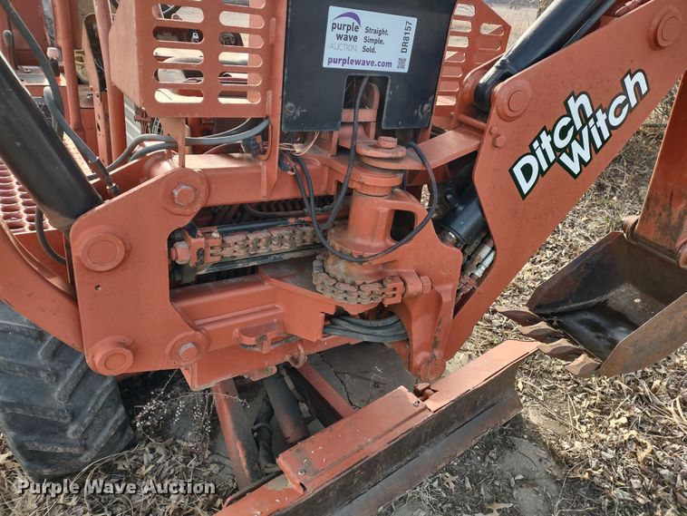 image for item DR8157 2001 Ditch Witch 3700  trencher