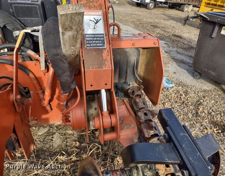 image for item DR8157 2001 Ditch Witch 3700  trencher