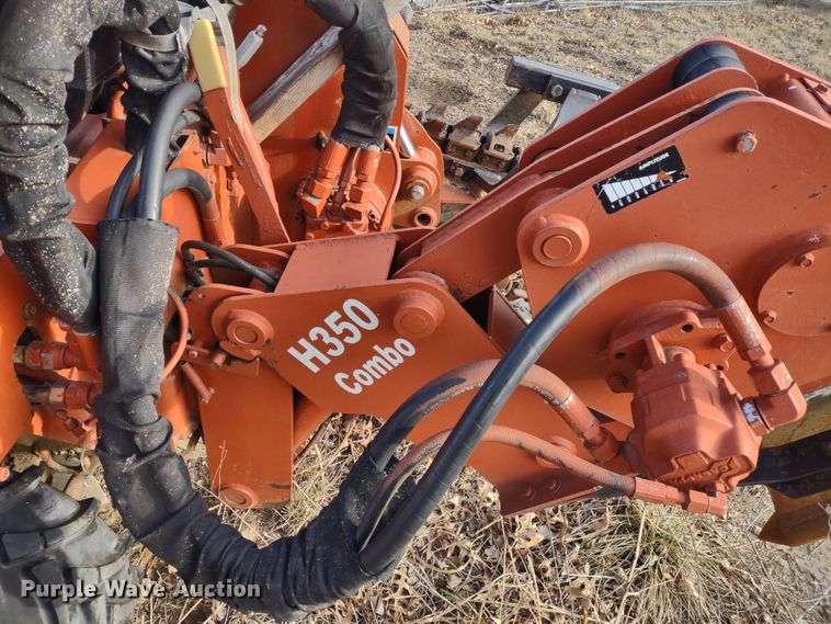 image for item DR8157 2001 Ditch Witch 3700  trencher