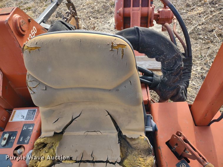 image for item DR8157 2001 Ditch Witch 3700  trencher