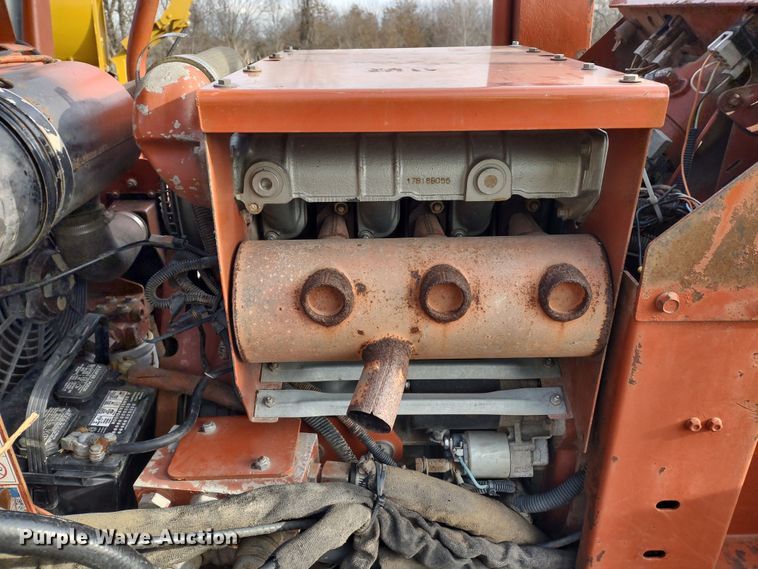 image for item DR8157 2001 Ditch Witch 3700  trencher