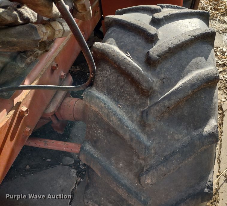 image for item DR8157 2001 Ditch Witch 3700  trencher