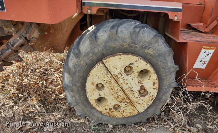 image for item DR8157 2001 Ditch Witch 3700  trencher