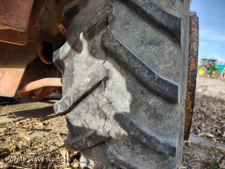 image for item DR8157 2001 Ditch Witch 3700  trencher