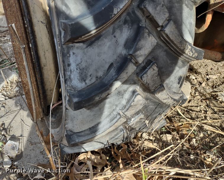 image for item DR8157 2001 Ditch Witch 3700  trencher