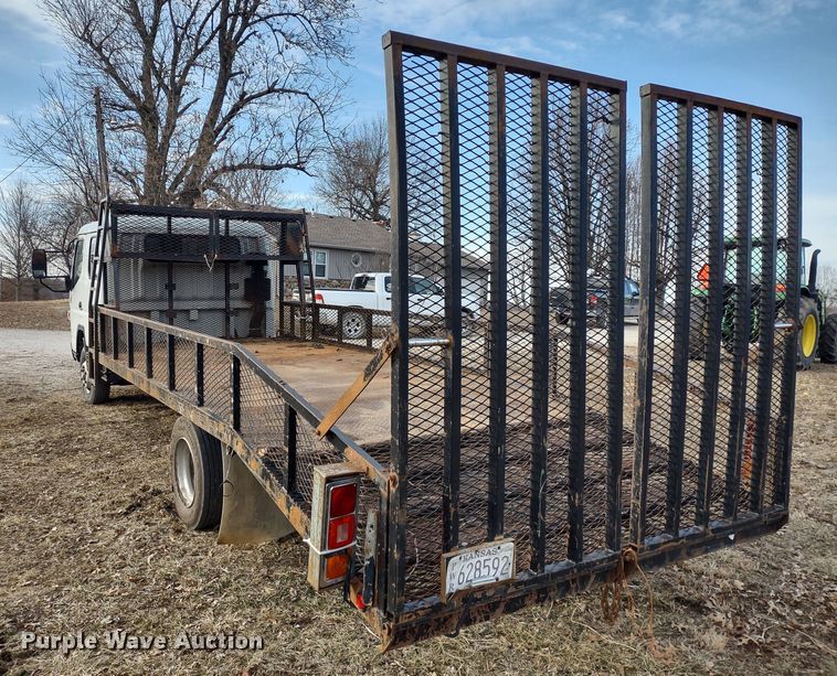image for item DR8158 2014 Mitsubishi Fuso FE160  Crew Cab flatbed truck