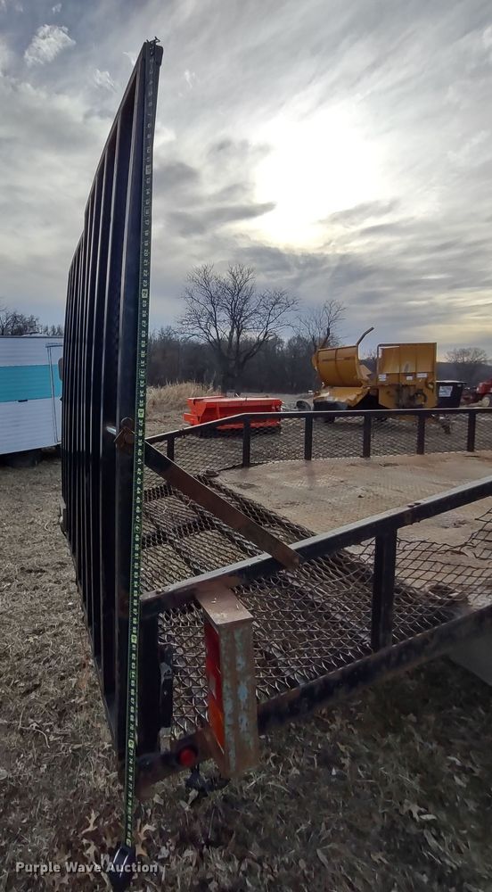 image for item DR8158 2014 Mitsubishi Fuso FE160  Crew Cab flatbed truck