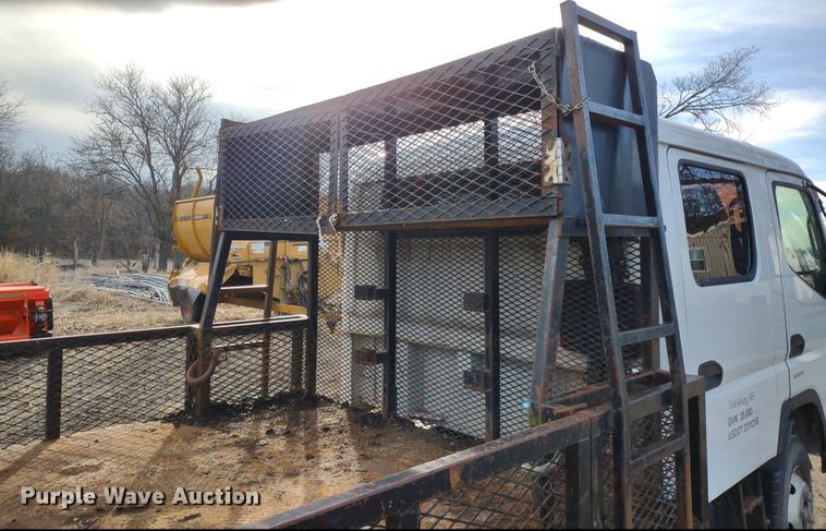 image for item DR8158 2014 Mitsubishi Fuso FE160  Crew Cab flatbed truck