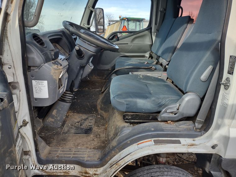 image for item DR8158 2014 Mitsubishi Fuso FE160  Crew Cab flatbed truck