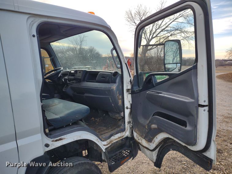 image for item DR8158 2014 Mitsubishi Fuso FE160  Crew Cab flatbed truck