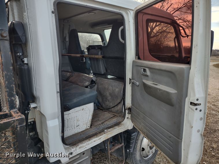 image for item DR8158 2014 Mitsubishi Fuso FE160  Crew Cab flatbed truck