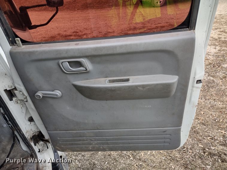 image for item DR8158 2014 Mitsubishi Fuso FE160  Crew Cab flatbed truck