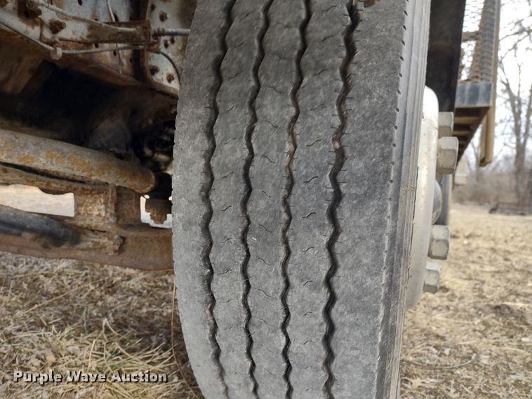 image for item DR8158 2014 Mitsubishi Fuso FE160  Crew Cab flatbed truck