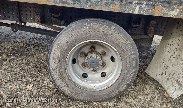 image for item DR8158 2014 Mitsubishi Fuso FE160  Crew Cab flatbed truck