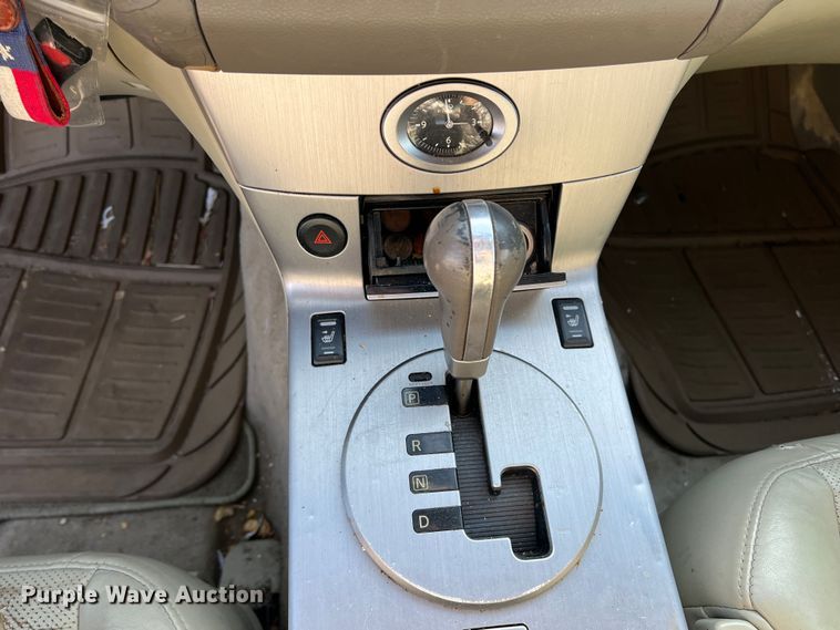 image for item DS2698 2004 Infinity FX35  SUV