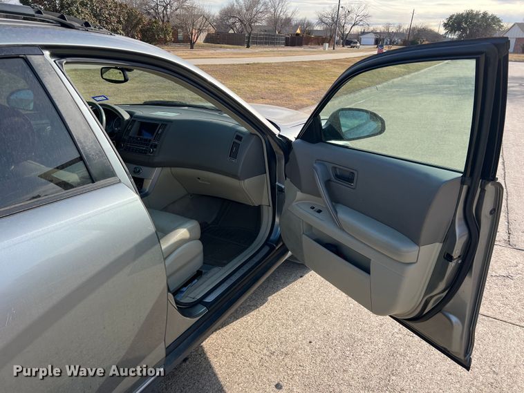 image for item DS2698 2004 Infinity FX35  SUV