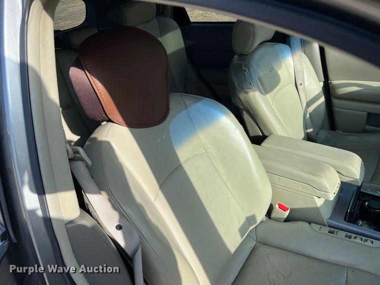 image for item DS2698 2004 Infinity FX35  SUV