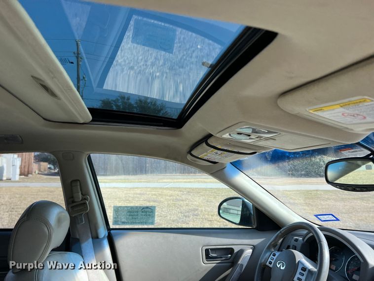 image for item DS2698 2004 Infinity FX35  SUV