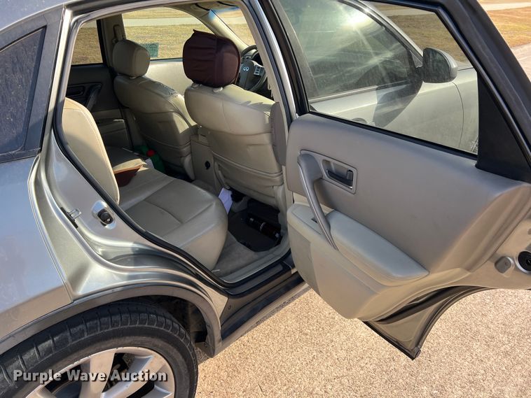 image for item DS2698 2004 Infinity FX35  SUV
