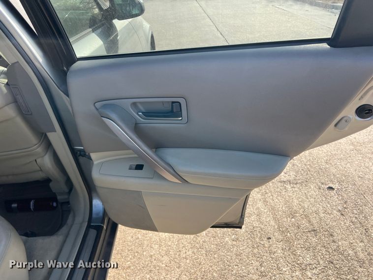 image for item DS2698 2004 Infinity FX35  SUV