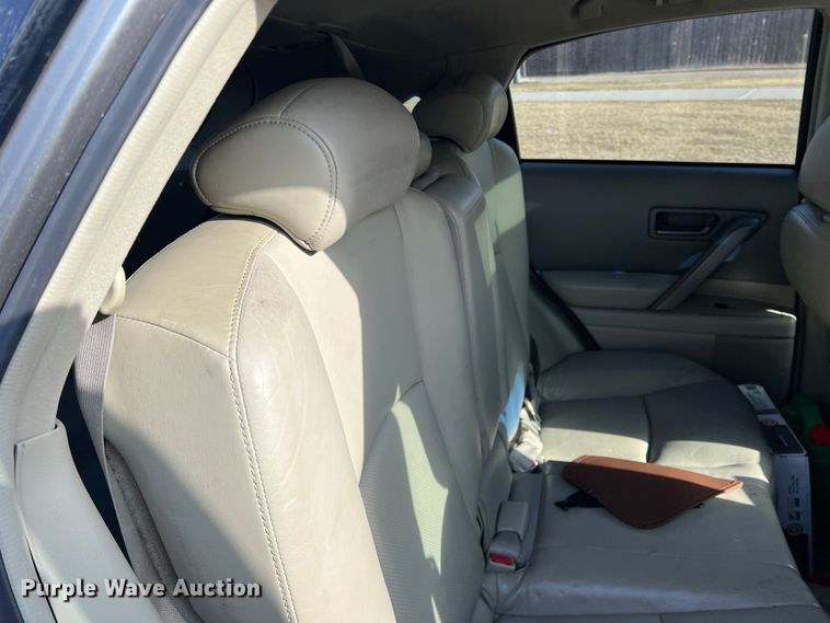 image for item DS2698 2004 Infinity FX35  SUV