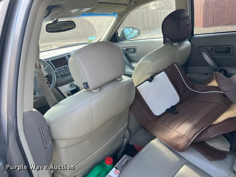 image for item DS2698 2004 Infinity FX35  SUV