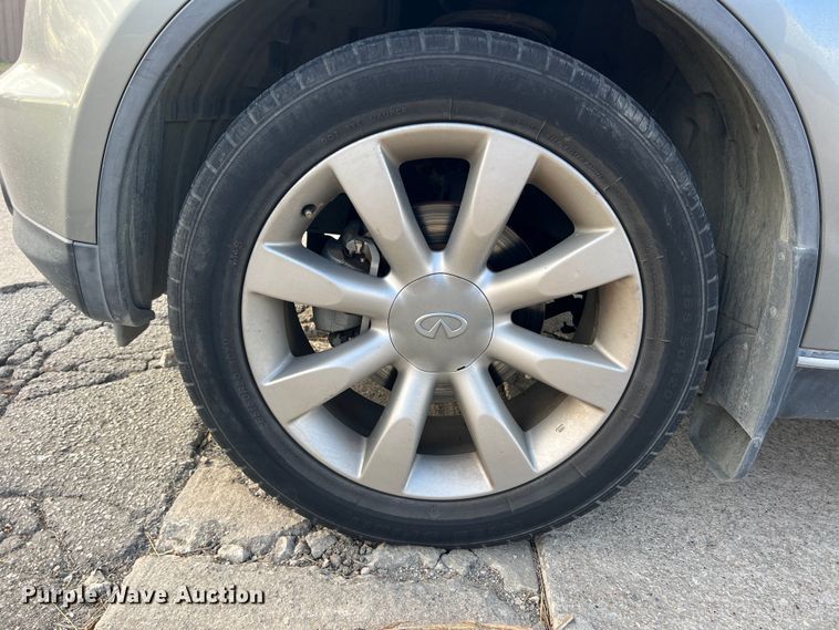 image for item DS2698 2004 Infinity FX35  SUV