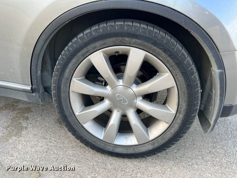 image for item DS2698 2004 Infinity FX35  SUV