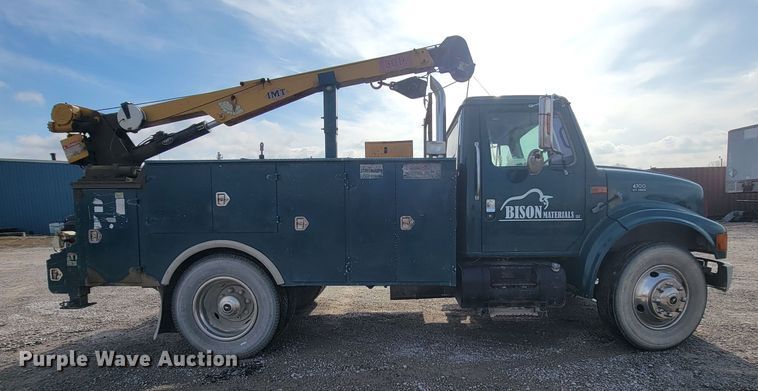 image for item HG9383 1999 International 4700  utility / service truck