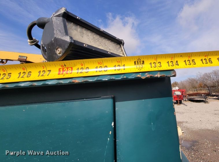 image for item HG9383 1999 International 4700  utility / service truck