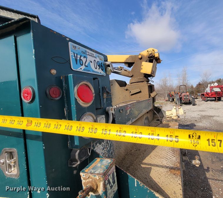 image for item HG9383 1999 International 4700  utility / service truck