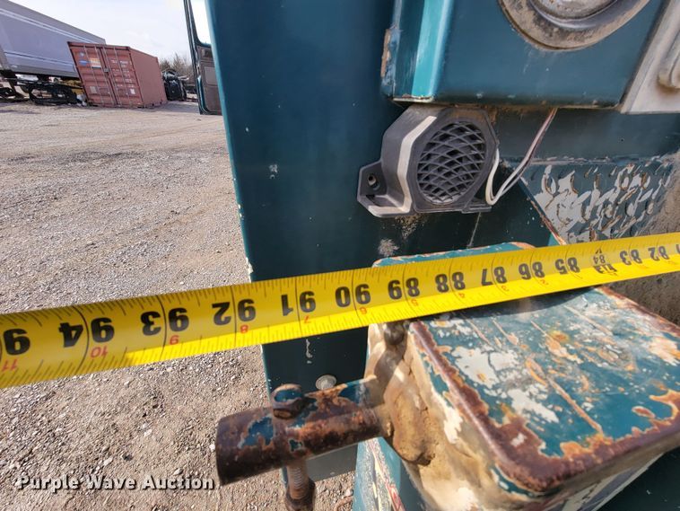 image for item HG9383 1999 International 4700  utility / service truck