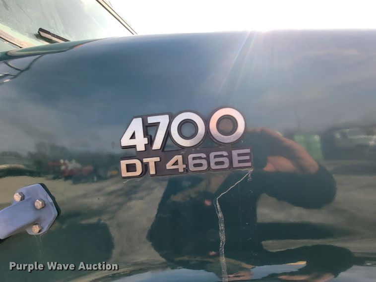 image for item HG9383 1999 International 4700  utility / service truck