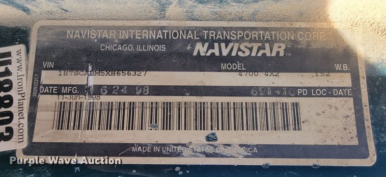 image for item HG9383 1999 International 4700  utility / service truck